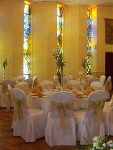 Castle Oaks House Hotel