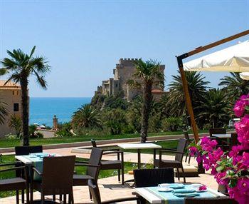 Falconara Charming House & Resort