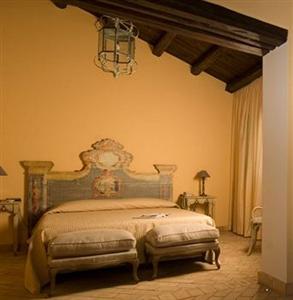 Falconara Charming House & Resort