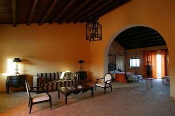 Falconara Charming House & Resort