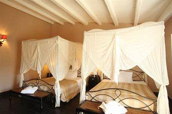 Falconara Charming House & Resort