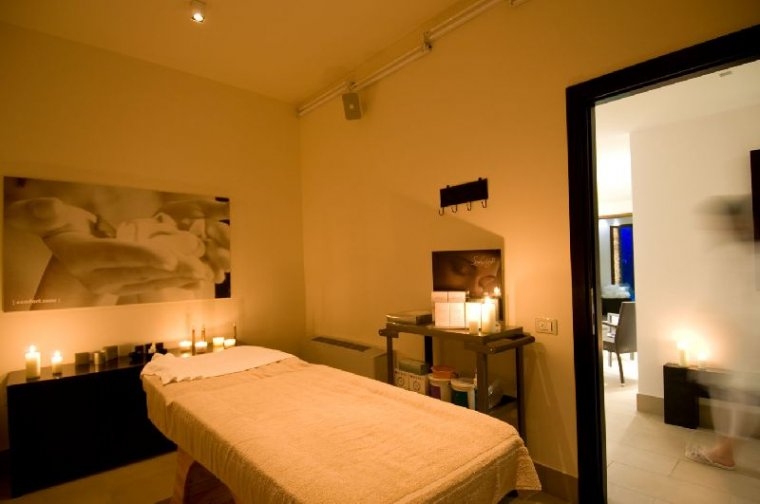 Falconara Charming House & Resort