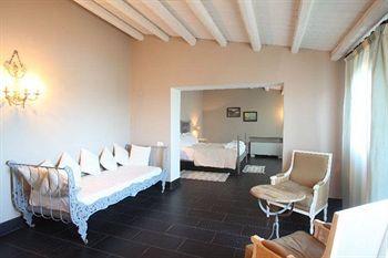 Falconara Charming House & Resort