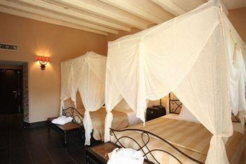 Falconara Charming House & Resort
