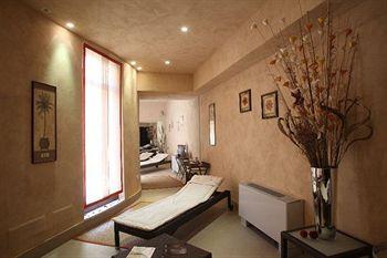 Falconara Charming House & Resort