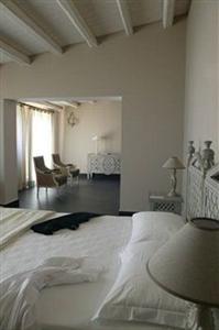 Falconara Charming House & Resort