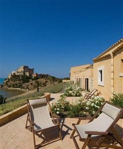 Falconara Charming House & Resort