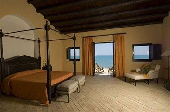 Falconara Charming House & Resort