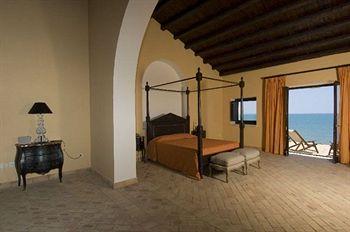 Falconara Charming House & Resort
