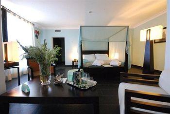 Falconara Charming House & Resort