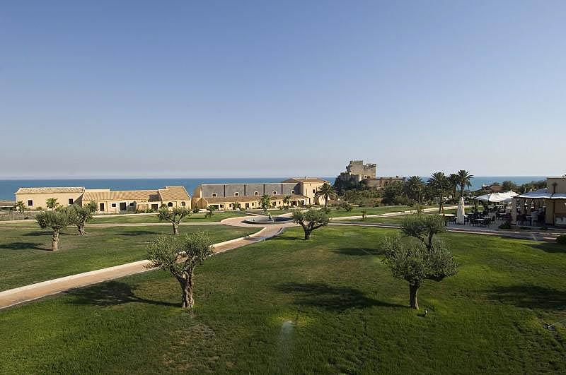 Falconara Charming House & Resort