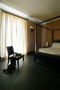 Falconara Charming House & Resort