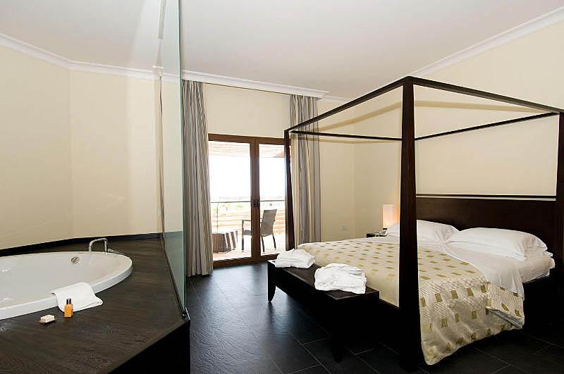 Falconara Charming House & Resort