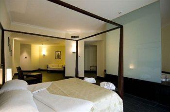Falconara Charming House & Resort