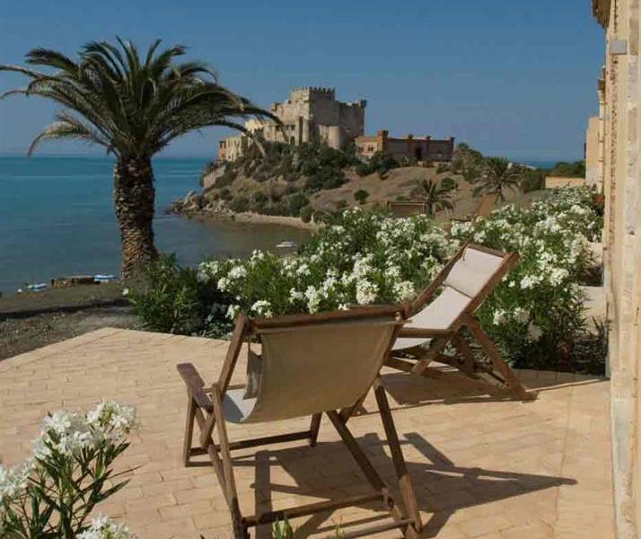 Falconara Charming House & Resort