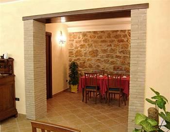 Gangi Hotel