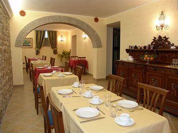 Gangi Hotel