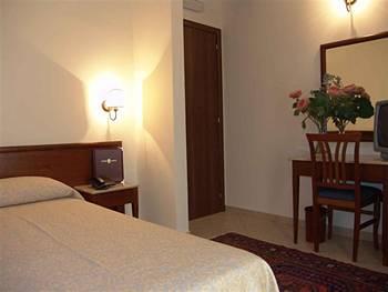 Gangi Hotel