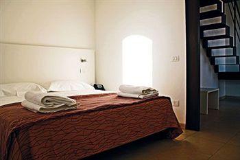 Kalaonda Plemmirio Hotel