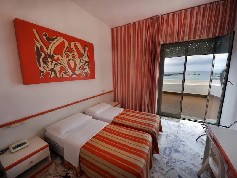 Palm Beach Hotel