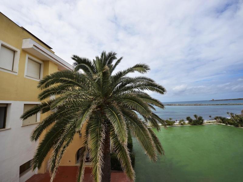 Palm Beach Hotel