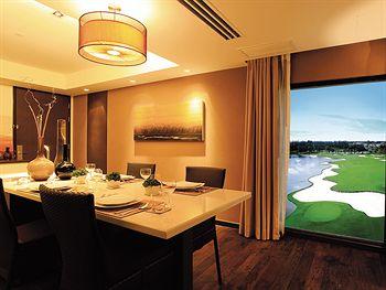 Summit Windmill Golf Residence