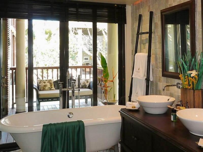 Dhevatara Beach Hotel