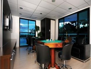 Amazon Jungle Palace