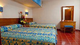 Suites Colonial Hotel