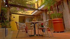 Suites Colonial Hotel