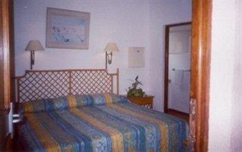 Grand Royal Lagoon (formerly Laguna Real Hotel)