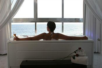 Crowne Plaza Resort