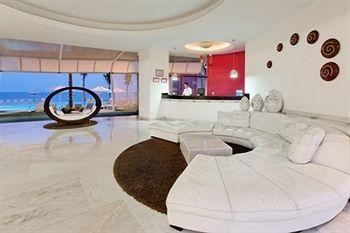 Crowne Plaza Resort