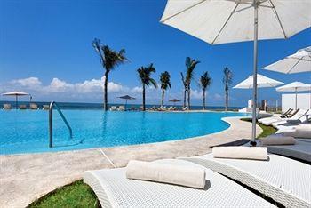 Crowne Plaza Resort