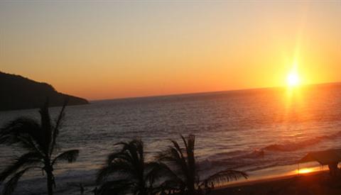 Las Flores Beach Resort