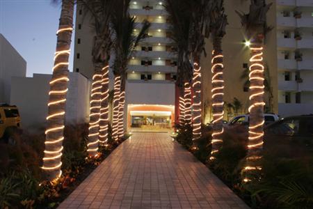 Las Flores Beach Resort