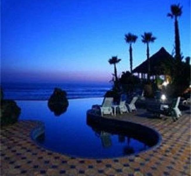 Las Rocas Resort & Spa