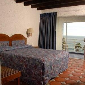 Las Rocas Resort & Spa