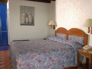 Las Rocas Resort & Spa