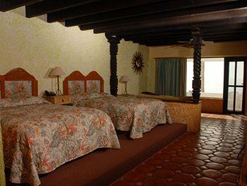 Las Rocas Resort & Spa