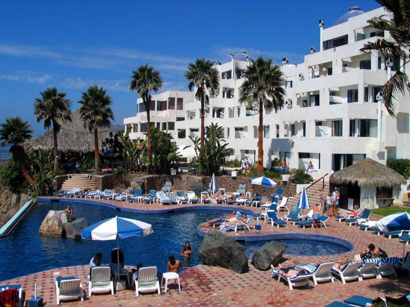 Las Rocas Resort & Spa