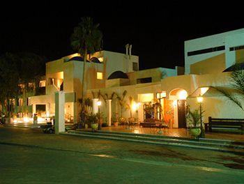 Las Rocas Resort & Spa