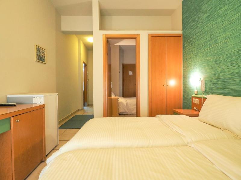 Dias Hotel