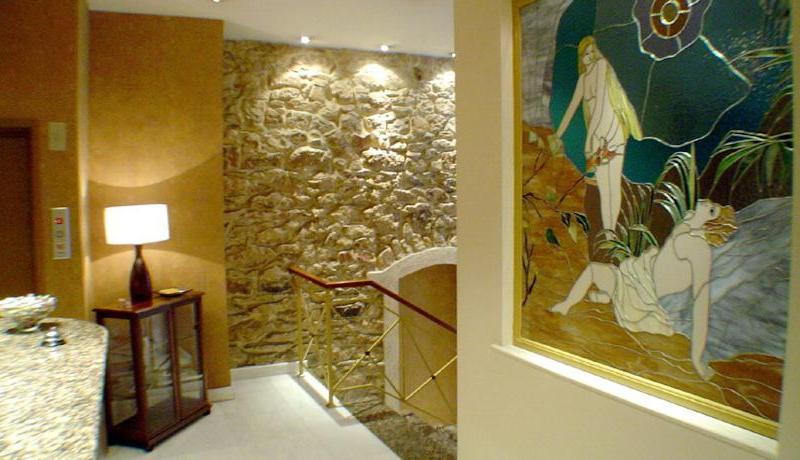Eva Hotel
