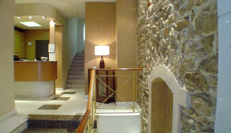 Eva Hotel