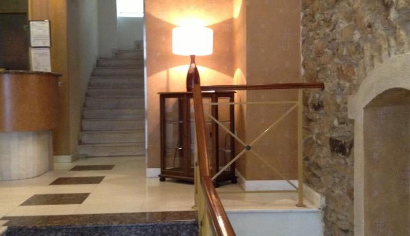 Eva Hotel