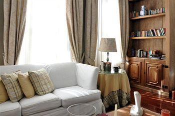 A Casa Das Portas Velhas