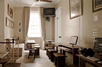 A Casa Das Portas Velhas