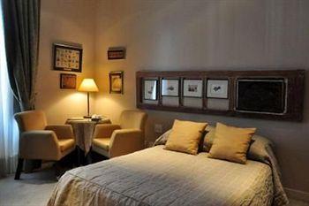 A Casa Das Portas Velhas