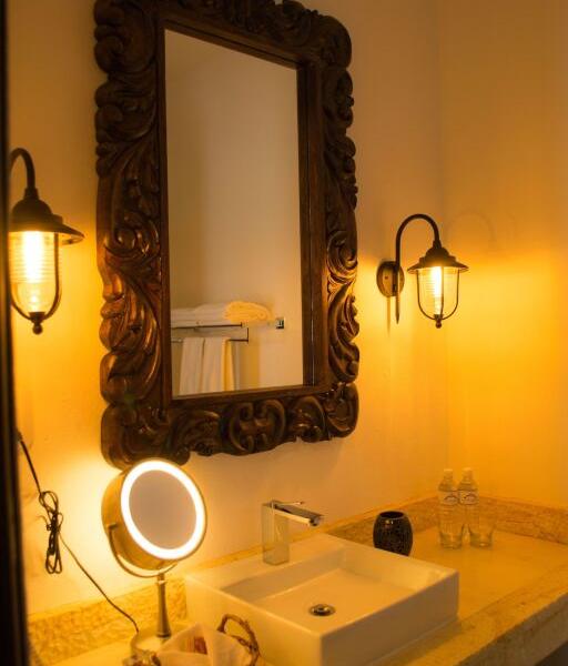 Casa De Adobe Gallery & Luxury Boutique